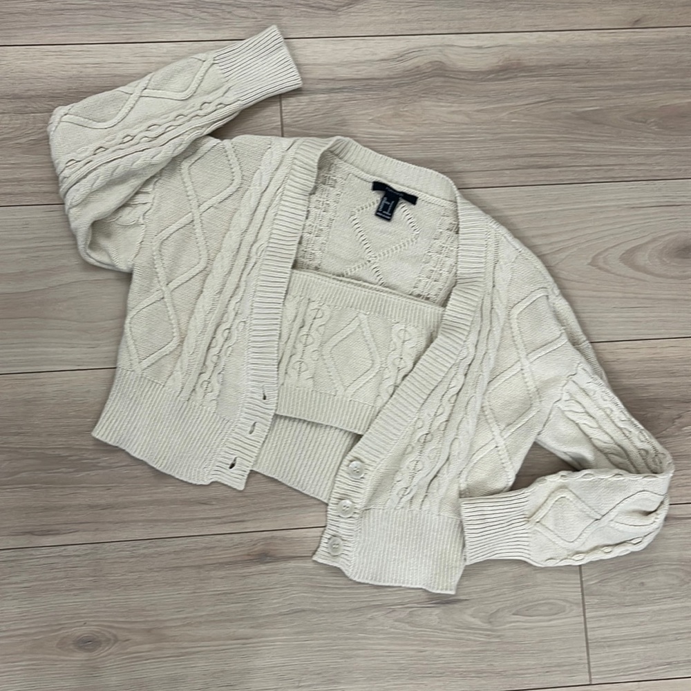 Sz Small 2 Piece Cable Sweater Set